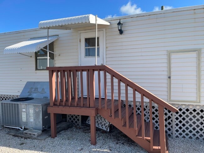 Building Photo - 1656 Pine Channel Dr