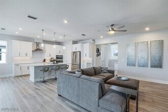 Building Photo - 4705 Arboretum Cir Building Photo - 4705 Arboretum Cir