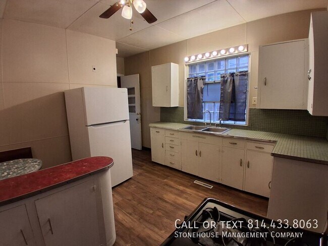 Foto del edificio - 622 E 6th St