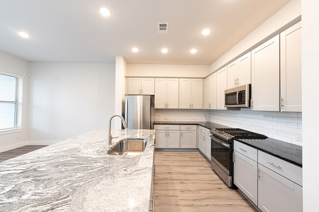 Building Photo - 608 Rose Cottage Pl