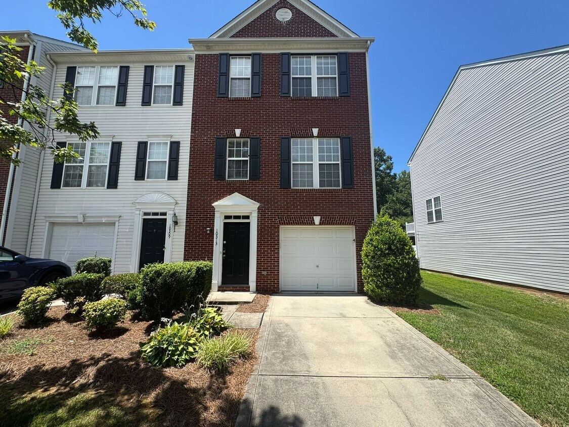 Foto principal - 10313 Garrett Grigg Rd