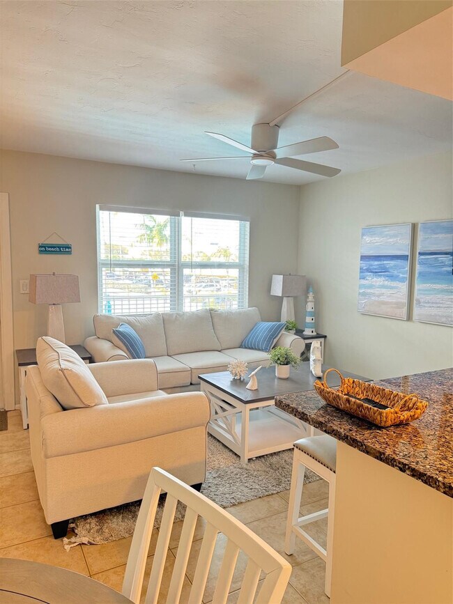 Foto del edificio - 4658 Bougainvilla Dr