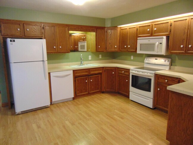 Foto del edificio - 121 Rose Lawn Blvd
