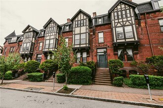 Building Photo - 140 Gibbs St