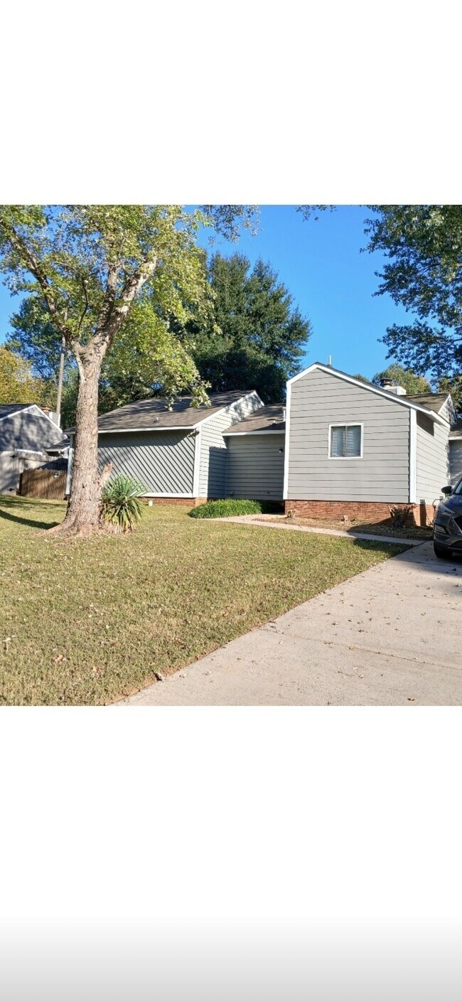 Foto del edificio - 9110 Nathaniel Russell Ln