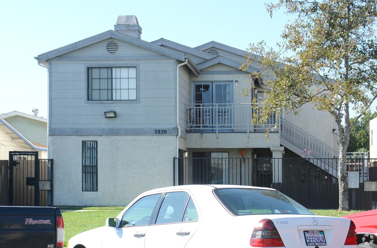 Primary Photo - 3850 Cherokee Ave