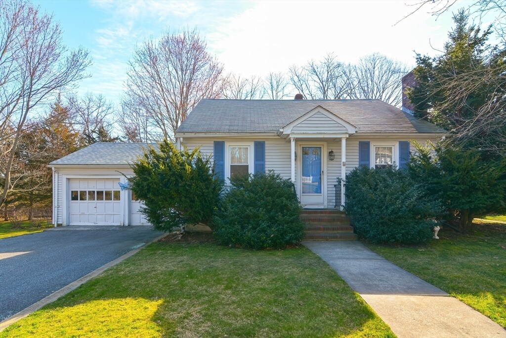 6 Greene St Unit A, Hopedale, MA 01747 Room for Rent in Hopedale, MA