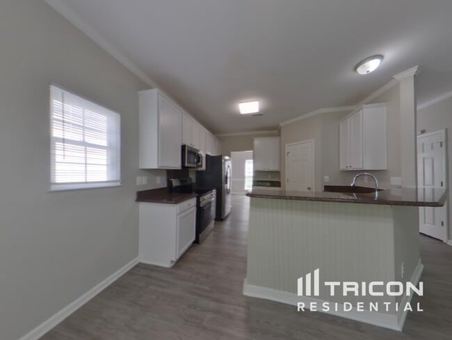 Building Photo - 3756 Wingfield Dr