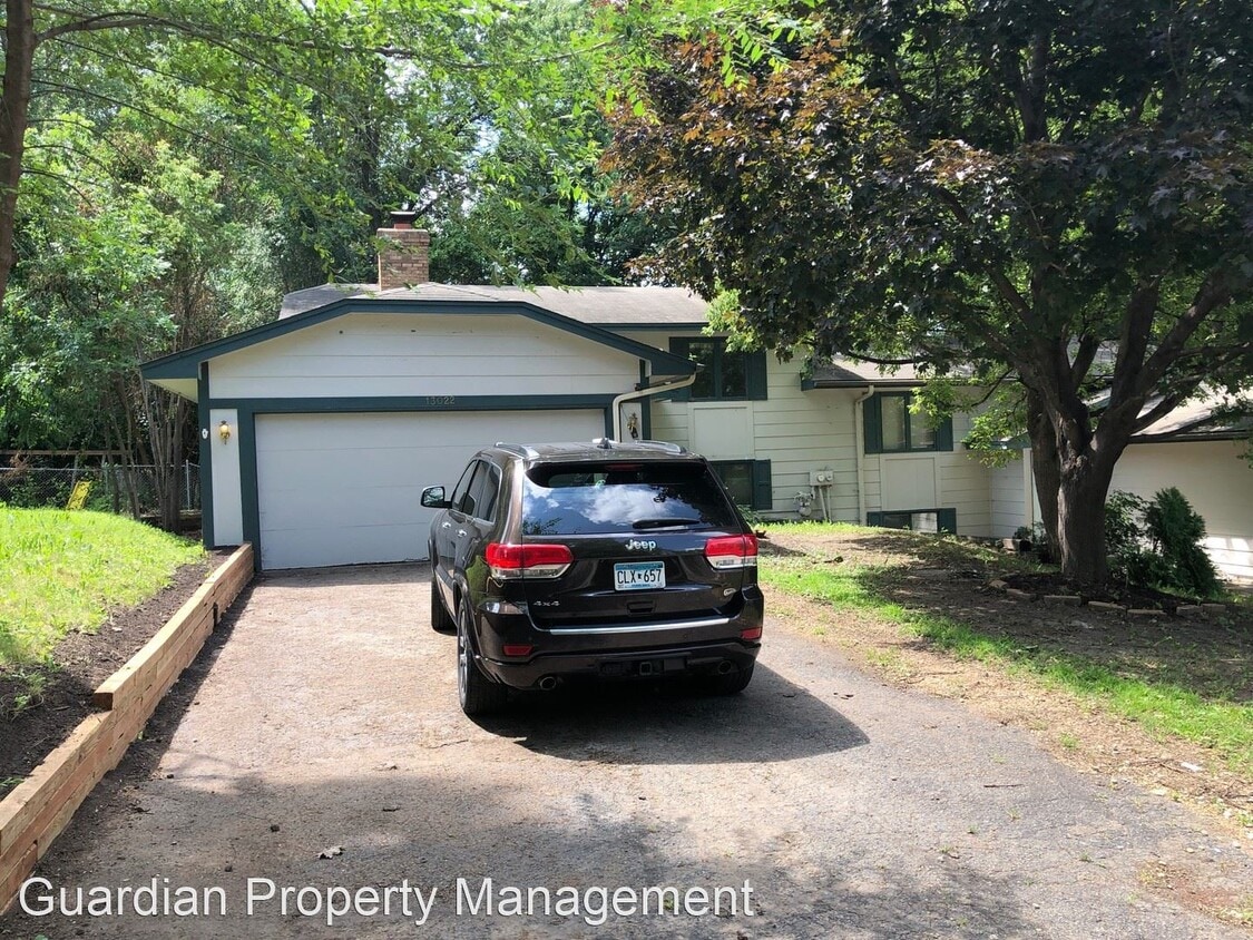 Primary Photo - 3 br, 2 bath House - 13022 Oliver Ave S