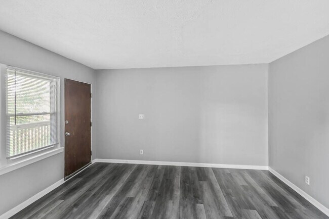 Foto del edificio - 991 Tollview Ave