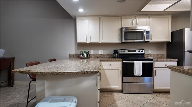 Building Photo - 16 Highland Park Ave