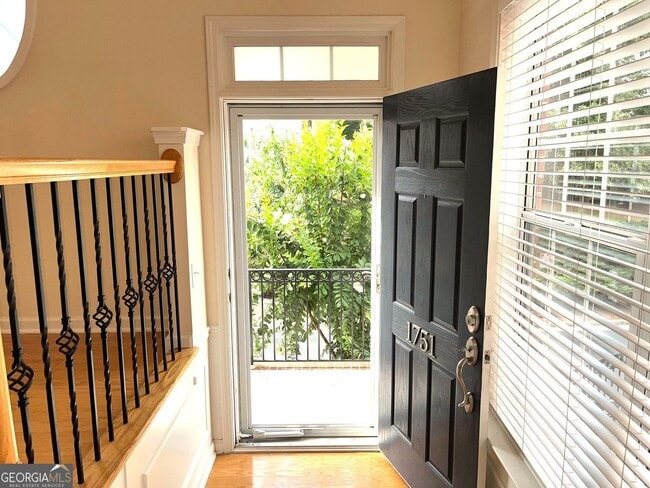 Foto del edificio - 1751 Highlands View Dr