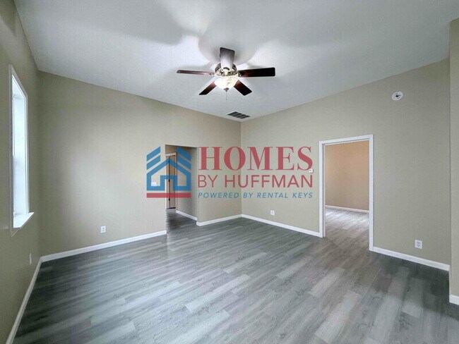 Foto del edificio - Three Bedroom House | Move-in Ready!