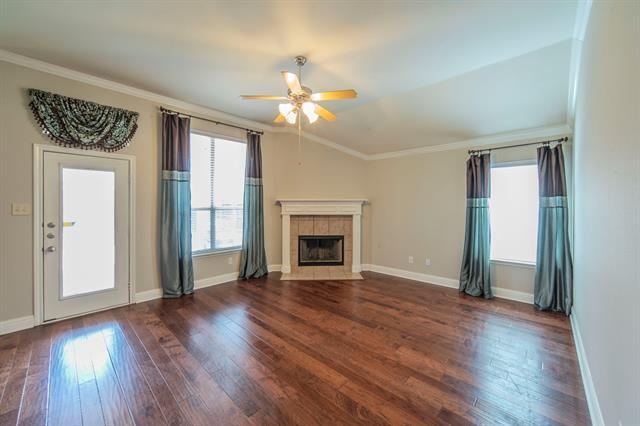 Foto del edificio - 8249 Fall Crest Dr