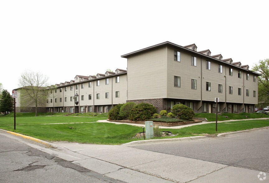 University Village TownhomesStudent Housing Rentals Saint Cloud, MN