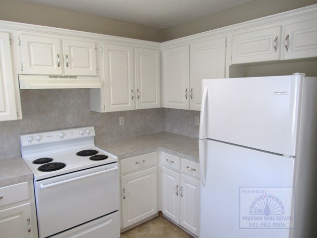 Foto del edificio - 33 Wolverine Dr