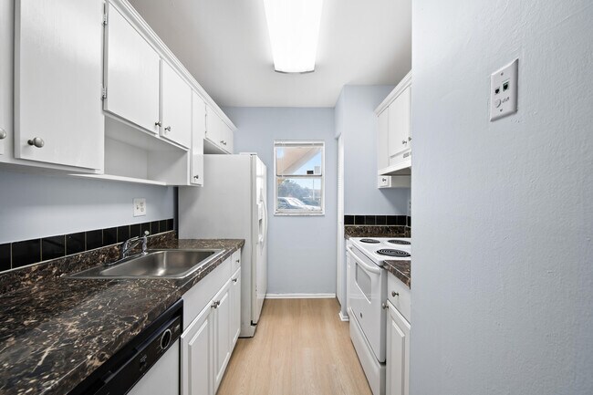 Building Photo - 3258 Coral Ridge Dr