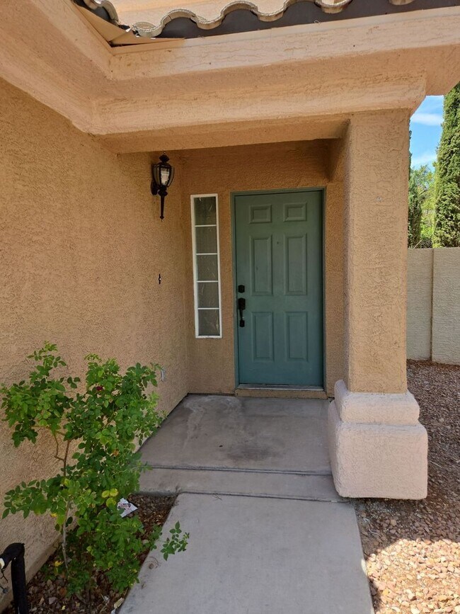 Building Photo - A Fabulous 4 Bedroom Home in Peccole Ranch