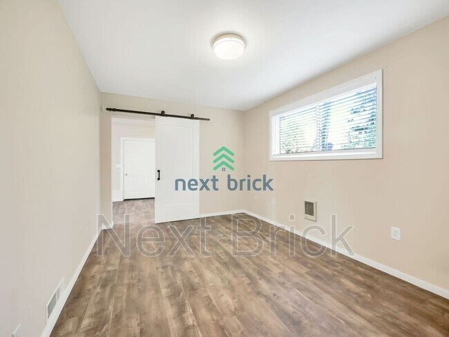 Foto del edificio - 14830 Cascadian Way