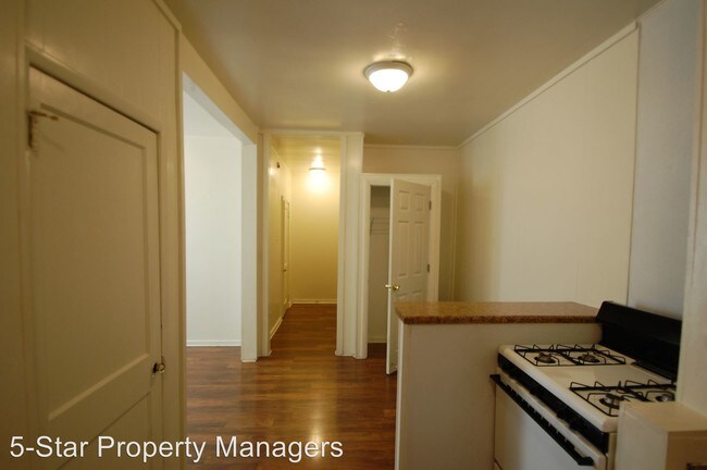 Building Photo - 304 E Lincoln Ave