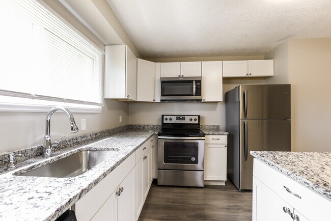 Foto del edificio - 10513 E 28th Terrace S