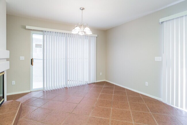 Foto del edificio - 3307 Epson St