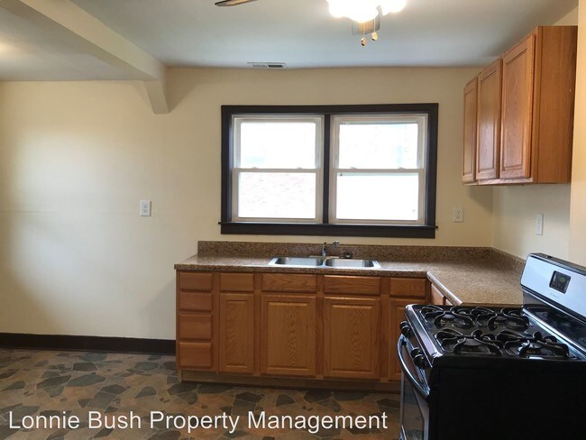 Building Photo - 2 br, 1 bath House - 180 W Balview Ave #B
