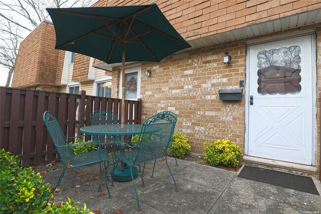 Building Photo - 248 Sagamore Hills Dr