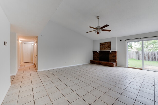 Building Photo - 15702 Mendocino Dr