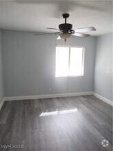 Building Photo - 4601 Bayshore Dr