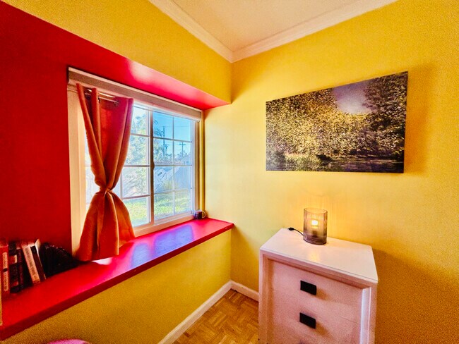 Foto del edificio - 8871 Belmont St