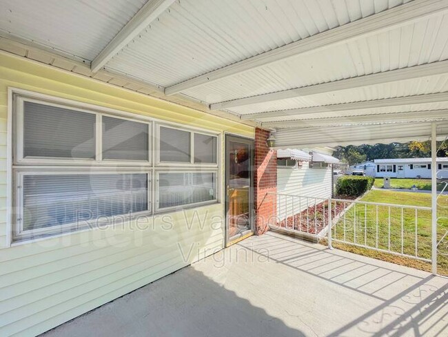 Building Photo - 1300 Towanda Ct