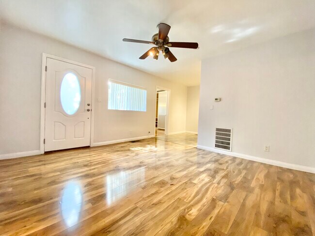 Foto del edificio - 1156 W Edgeware Rd