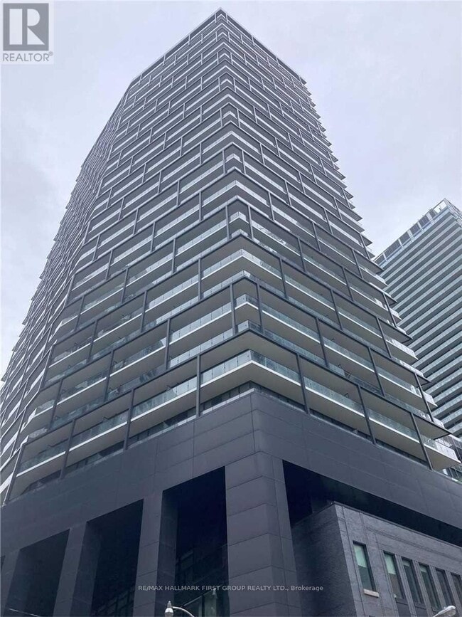 Building Photo - 125-125 Peter St