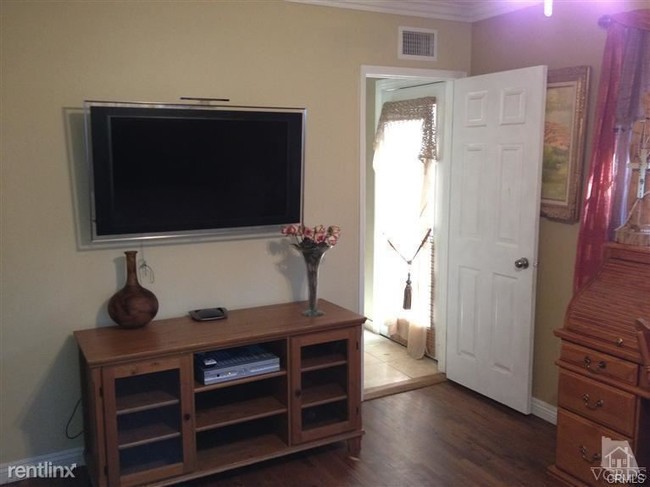 Building Photo - 4 br, 3 bath House - 828 Old Farm Rd
