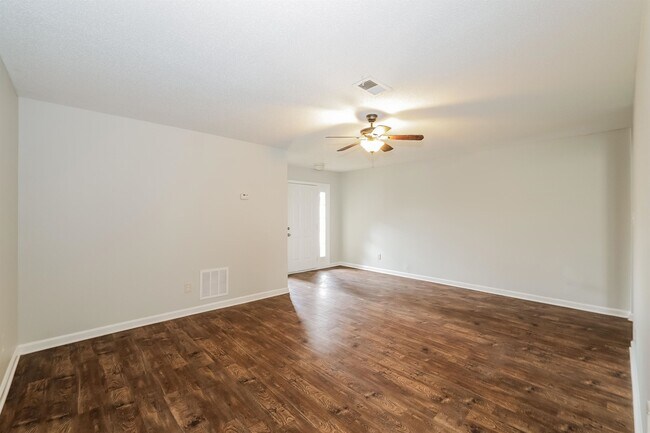 Foto del edificio - 4674 Royal View Dr