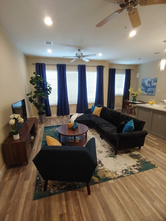 Foto del edificio - 4926 Weeping Willow Rd