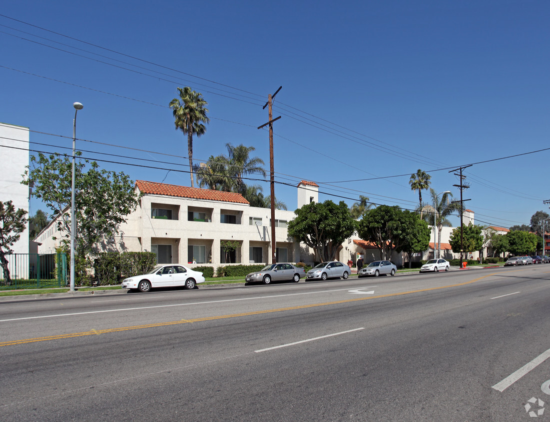 Building Photo - Coral Wood Court Apartments