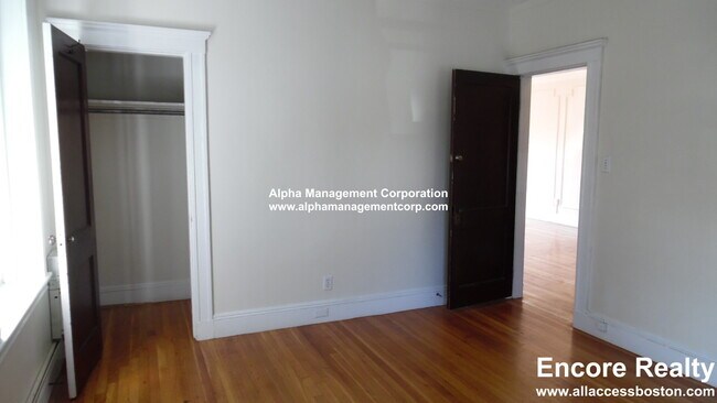 Foto del edificio - 90 Maple St