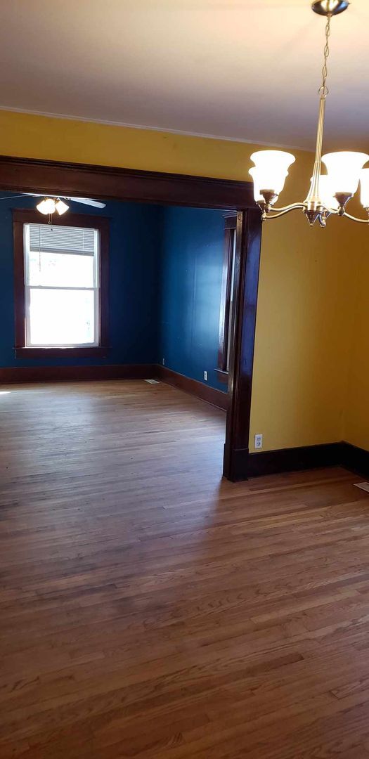 Building Photo - 221 N Estelle Ave