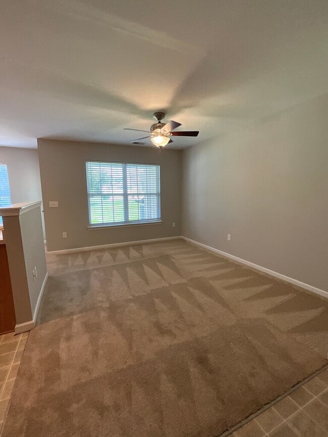 Building Photo - Spacious Townhome in Pooler