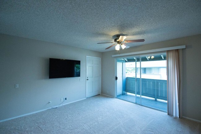 Building Photo - 91-261-261 Hanapouli Cir