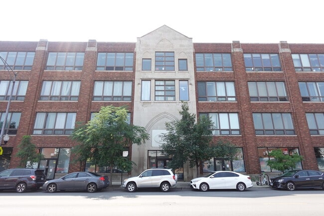 Building Photo - 4131 W Belmont Ave
