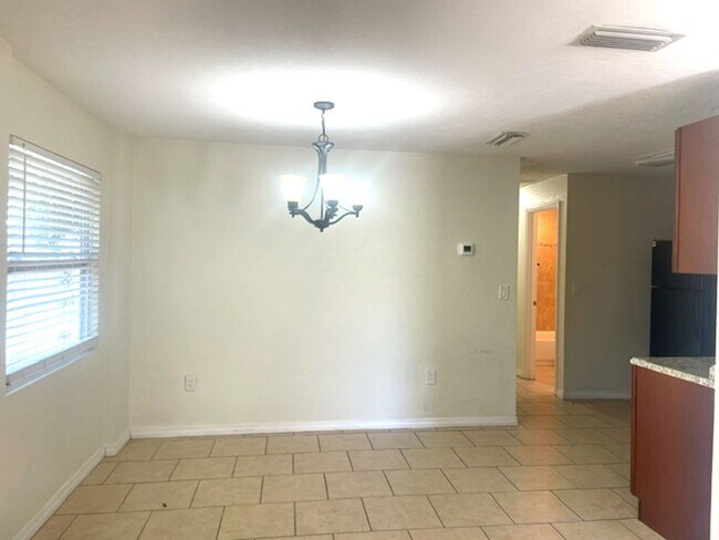 Building Photo - GC1274
