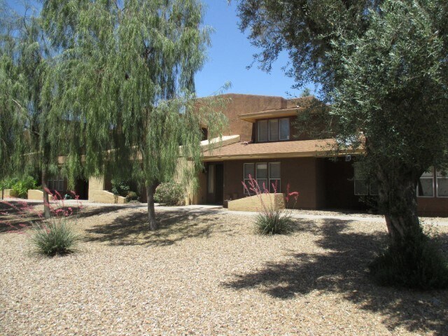 Primary Photo - 2533 W. Hazelwood