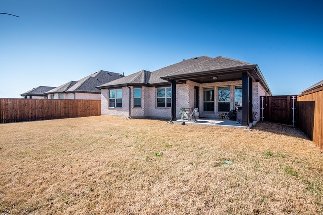 Back - 1288 Binfield Dr