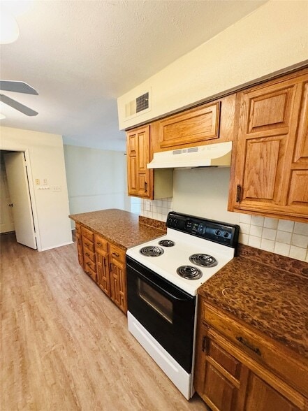 Building Photo - 8513 Kensington Dr