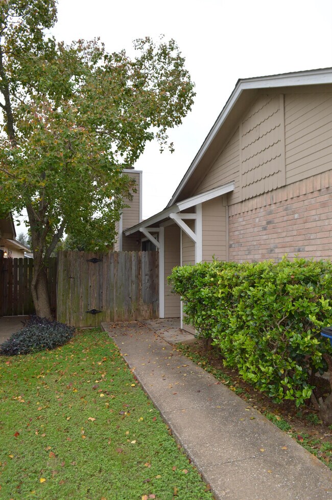 2617 Gwendolyn Ln, Austin, TX 78748 House Rental in Austin, TX