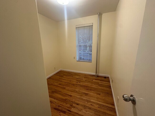 Foto del edificio - 1917 Avenue O