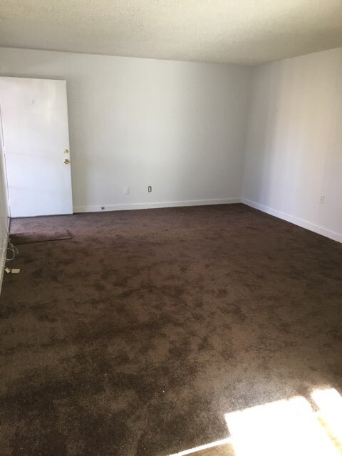 Living Room - 418 3rd St